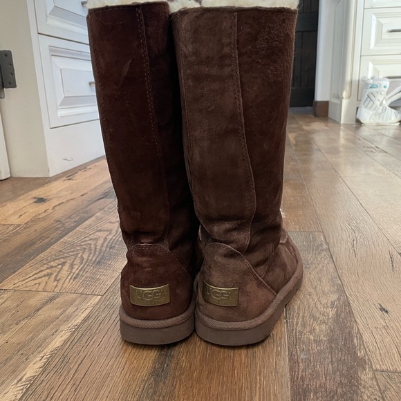 Ugg leather lace up Tall boots Wm 6 - Picture 7 of 10